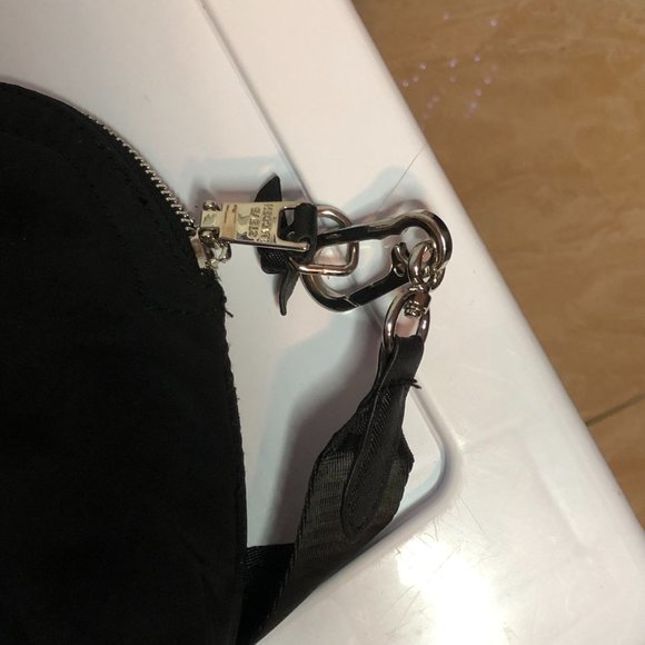 Steve Madden Bfarren cross body bag in black nylon with Detachable pouch - Picture 3 of 8